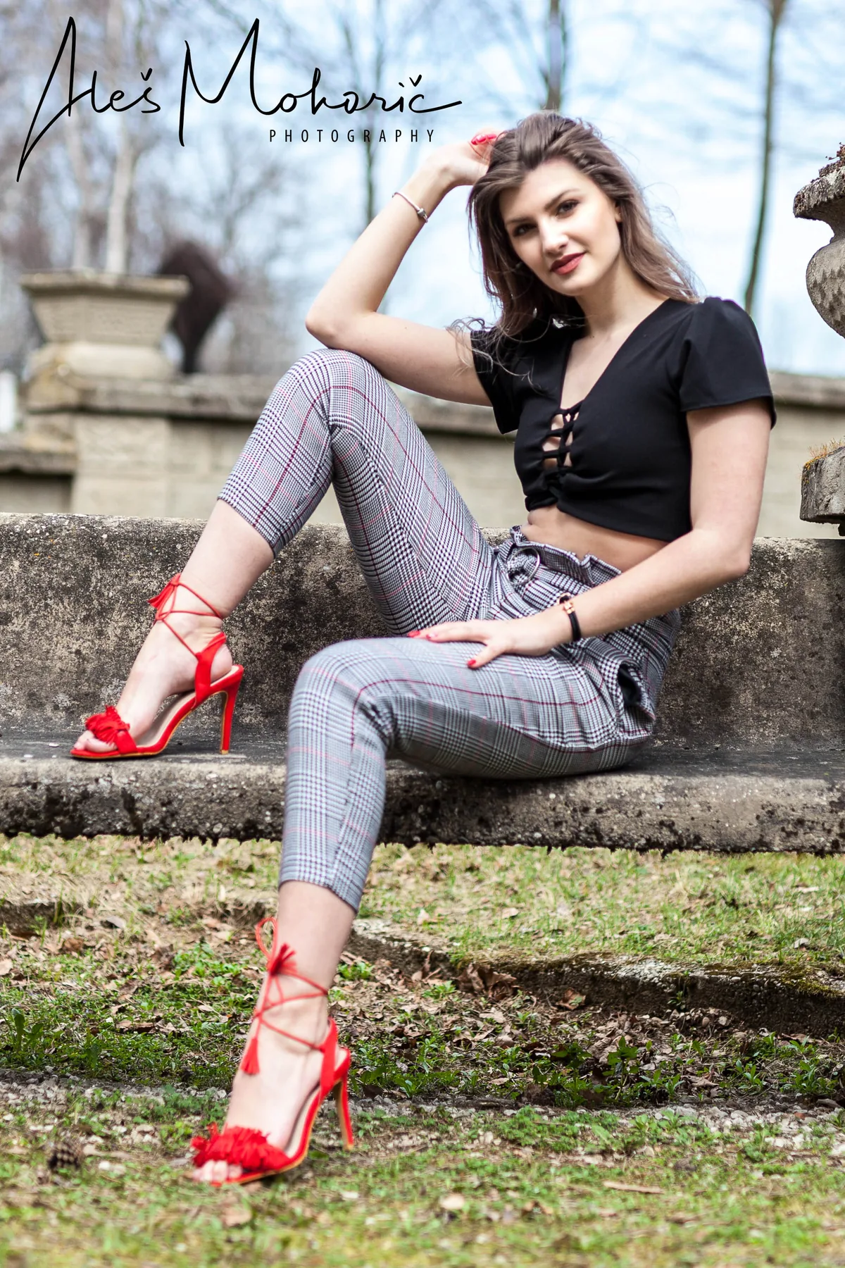 Modna fotografija na klopi